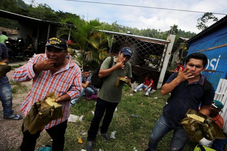 [ẢNH] Người di cư Honduras chạy trốn đói nghèo, ầm ầm đổ về biên giới Mỹ